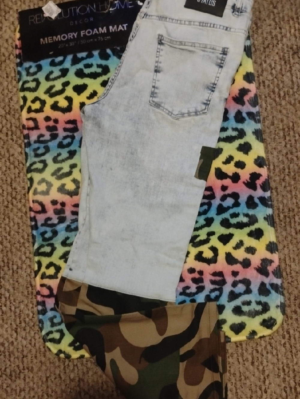 Light Wash Women’s Jeans - (Brand: )